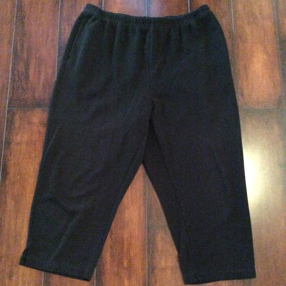 Solid Black Capri Pants with Pockets